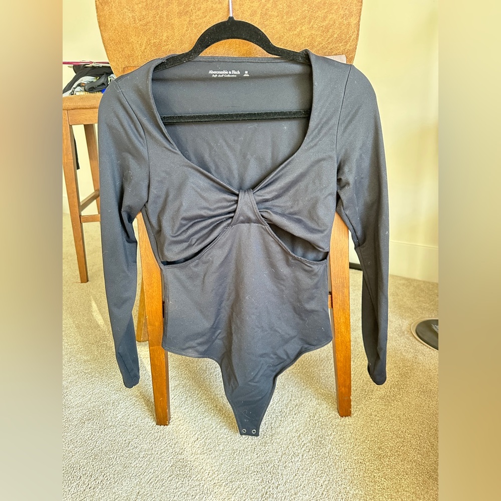 🖤 Abercrombie & Fitch Soft AF Long Sleeve Bodysuit — Black (Size M)